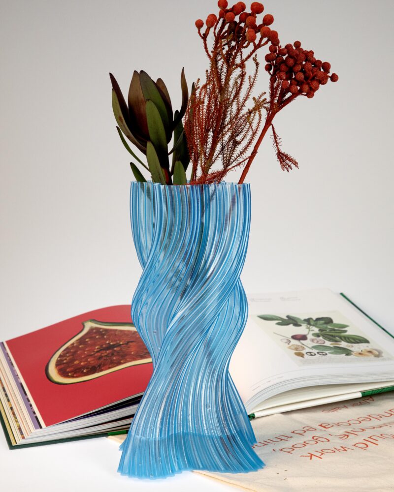 Dancing dress vase / blue ice - Image 3