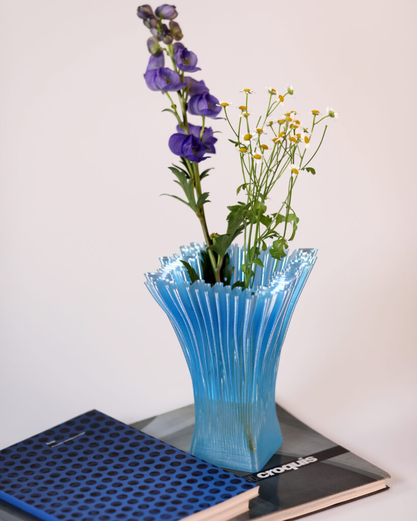 Kantarelli Vase / blue ice